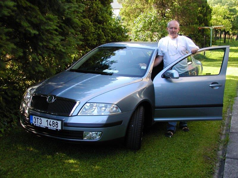 2005_Skoda_Octavia.jpg